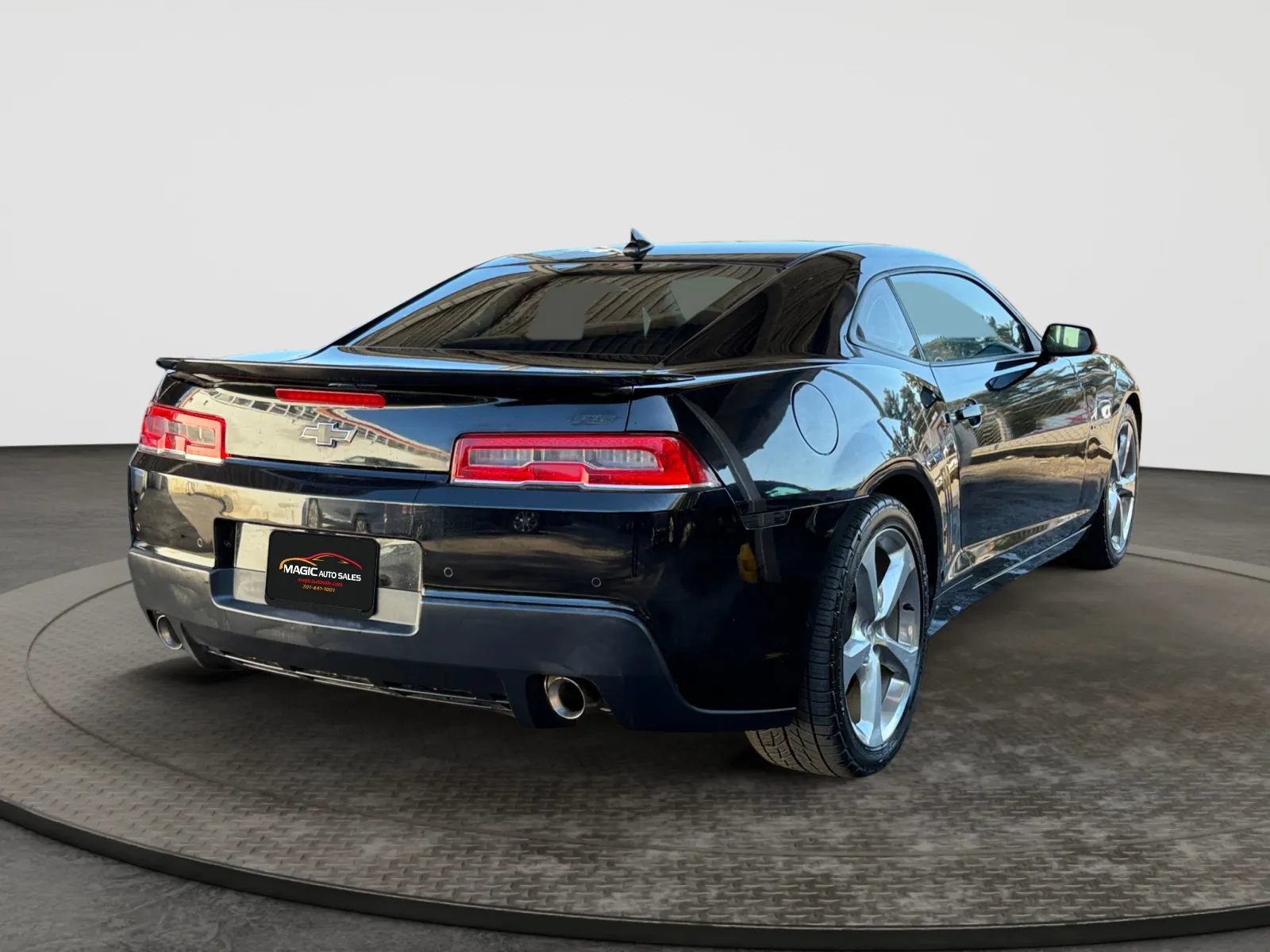 Used 2014 Chevrolet Camaro LT w/ RS Package RWD image 10