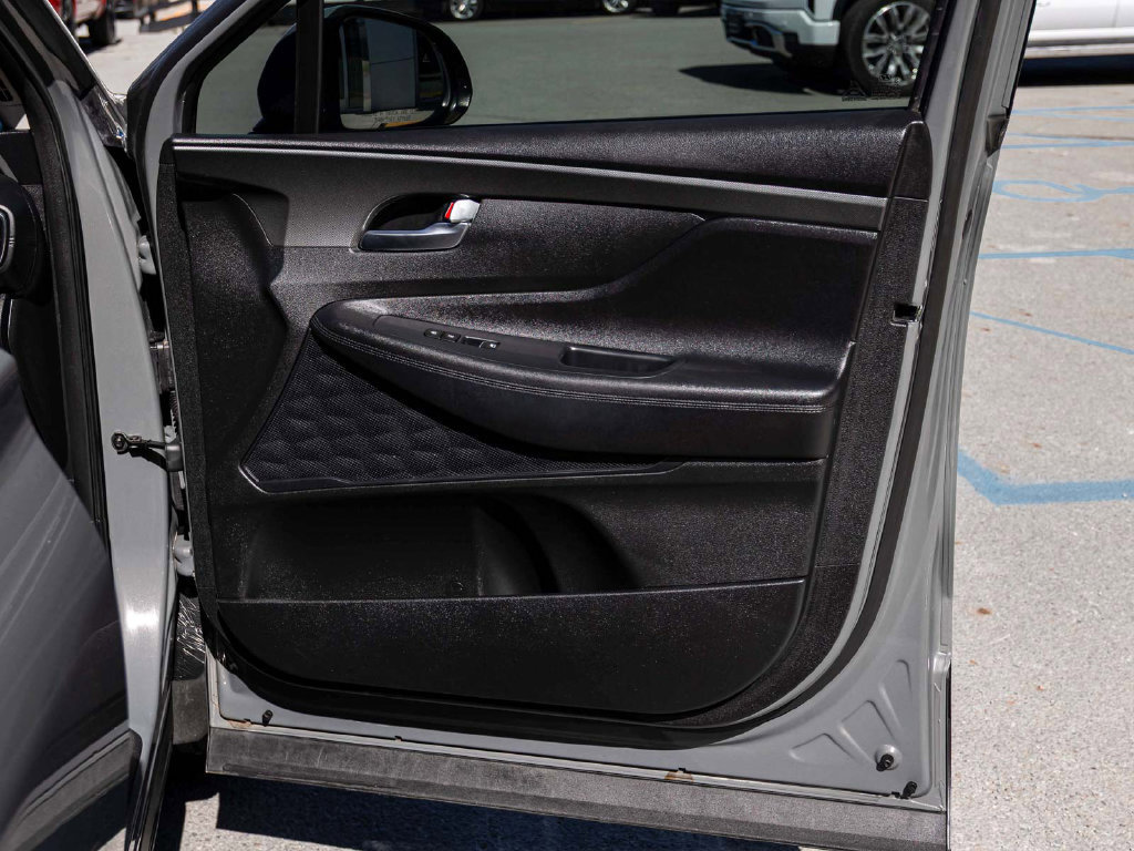 Used 2023 Hyundai Santa Fe SE w/ Cargo Package AWD/4WD image 13