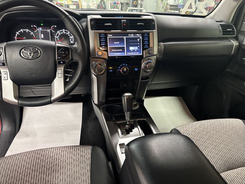Used 2024 Toyota 4Runner SR5 AWD/4WD image 30