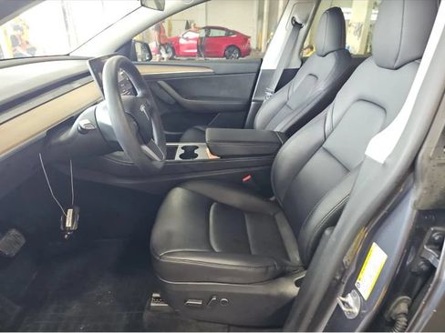 Used 2023 Tesla Model Y Long Range AWD/4WD image 2