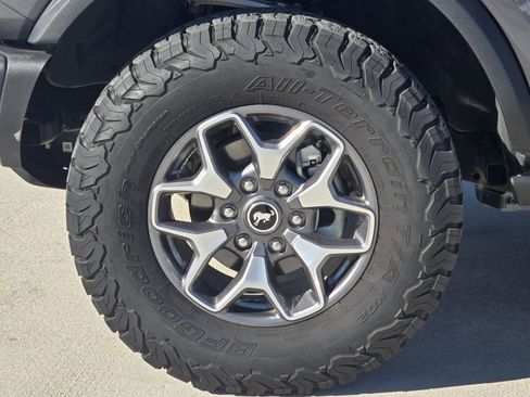 Certified 2025 Ford Bronco Badlands image 14