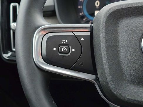 Used 2023 Volvo XC40 B5 Ultimate w/ Protection Package Premier image 30