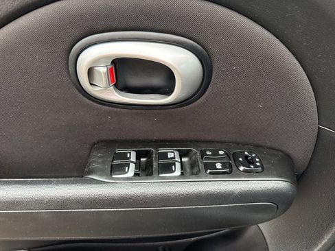 Used 2018 Kia Soul image 12