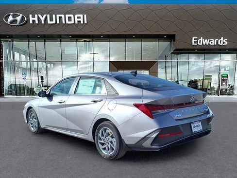 New 2025 Hyundai Elantra Blue image 5