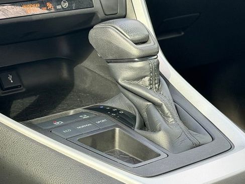 Certified 2021 Toyota RAV4 LE image 24