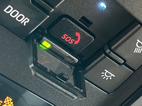 Used 2024 Toyota Venza LE image 55