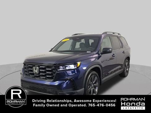 Used 2025 Honda Pilot Sport image 1