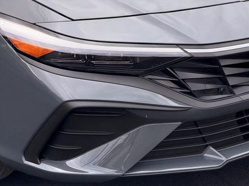 New 2026 Hyundai Elantra SE FWD image 6