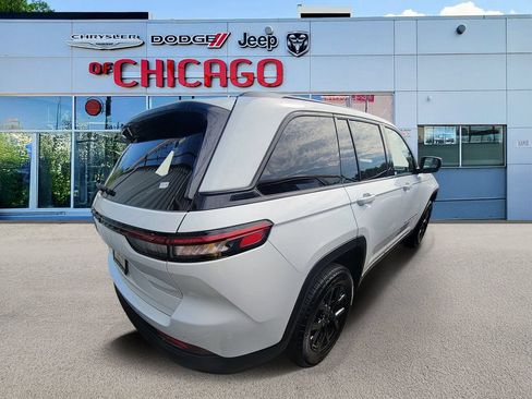 Certified 2025 Jeep Grand Cherokee Altitude RWD image 4