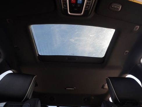 New 2026 RAM 2500 Limited AWD/4WD image 11