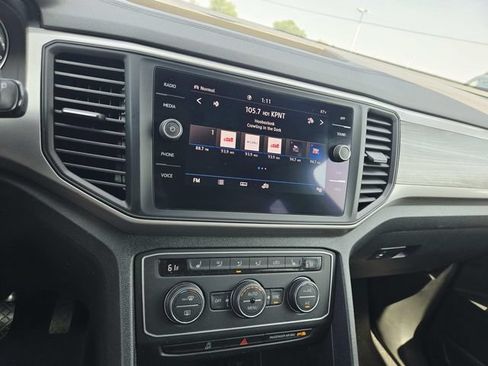 Used 2020 Volkswagen Atlas Cross Sport SE w/ Towing Package AWD/4WD image 21