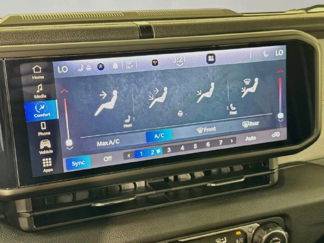 Used 2024 Jeep Wrangler Unlimited w/ Convenience Group AWD/4WD image 19