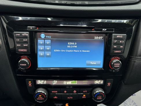 Used 2017 Nissan Rogue AWD image 17