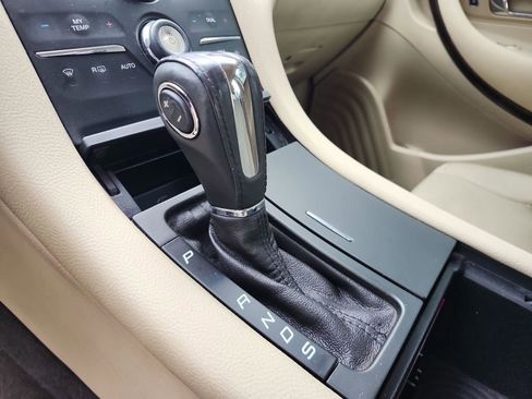 Used 2015 Ford Taurus Limited image 14