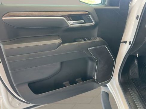 Used 2025 GMC Sierra 1500 SLE image 9