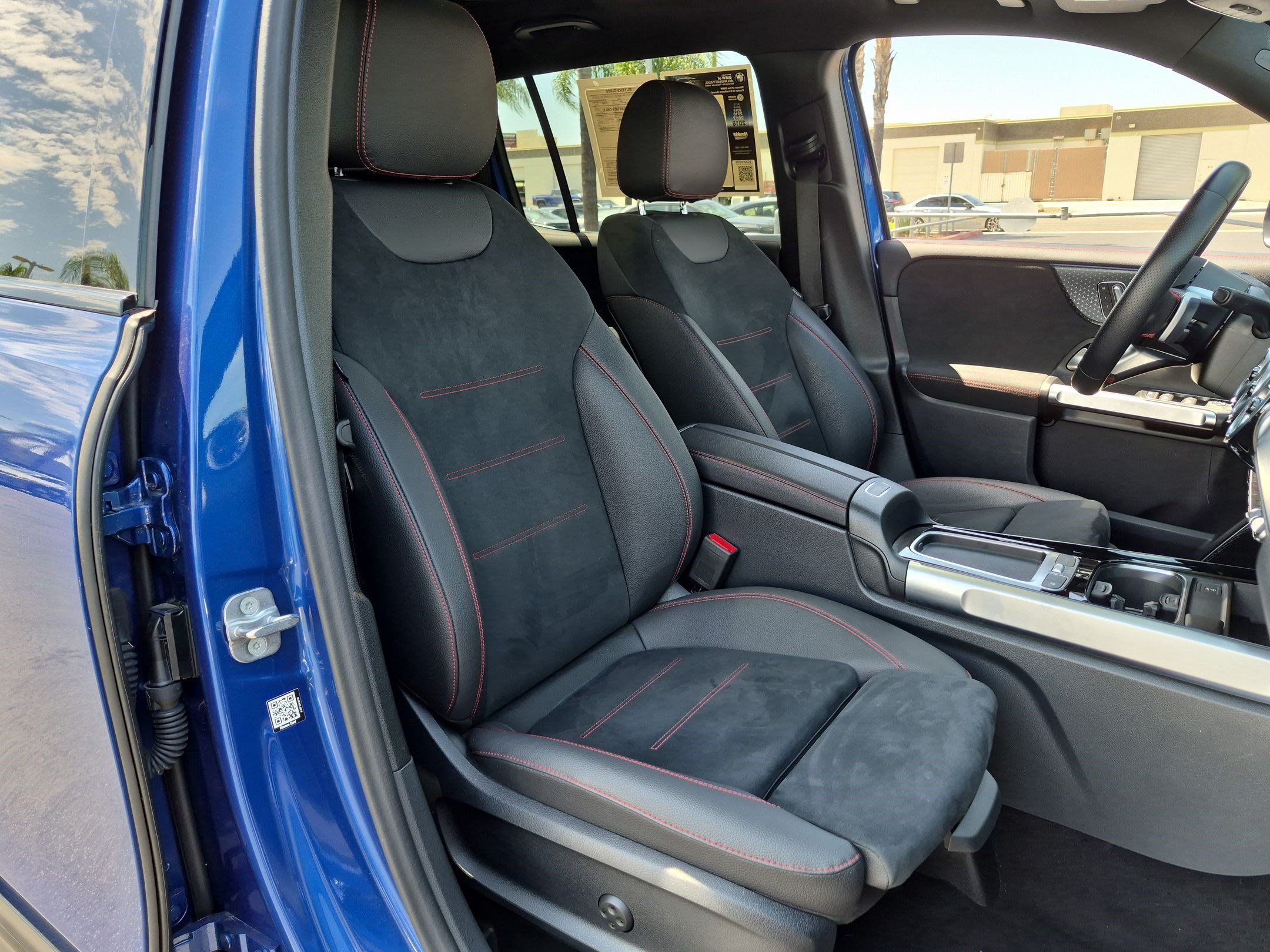 Used 2024 Mercedes-Benz GLB 250 image 32