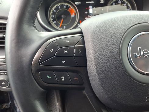 Used 2019 Jeep Cherokee Trailhawk w/ Cold Weather Group AWD/4WD image 19