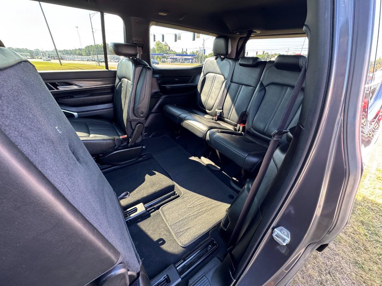 Used 2024 Jeep Wagoneer Series II AWD/4WD image 24