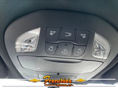 Used 2025 Chrysler Pacifica Select FWD image 24