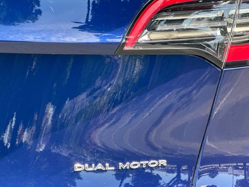 Used 2023 Tesla Model Y Long Range AWD/4WD image 35