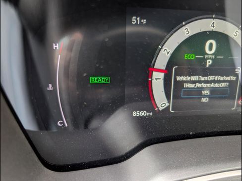 Used 2025 Toyota Corolla Cross XSE image 10