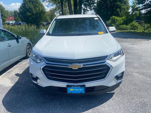 Used 2020 Chevrolet Traverse LT w/ Driver Confidence II Package AWD/4WD image 2