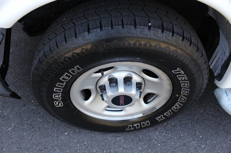 Used 2020 GMC Savana 2500 w/ Driver Convenience Package RWD image 18