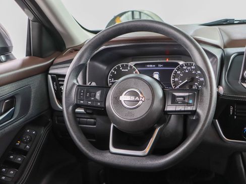 Used 2022 Nissan Rogue SV FWD image 12