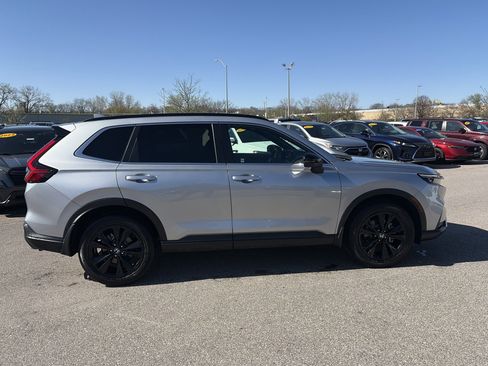 Used 2025 Honda CR-V Sport Touring image 4