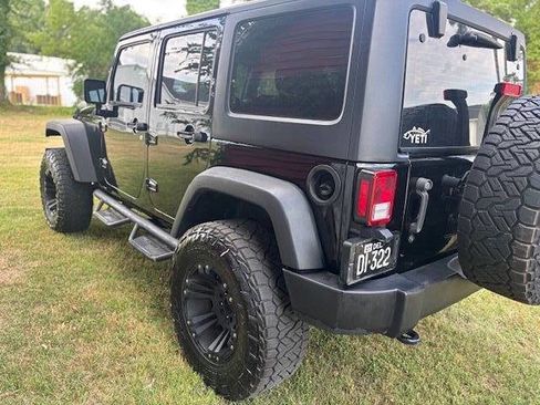 Used 2017 Jeep Wrangler Unlimited Sport AWD/4WD image 3