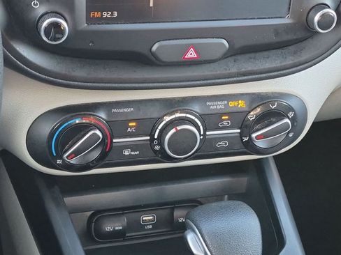 Used 2025 Kia Soul LX FWD image 24