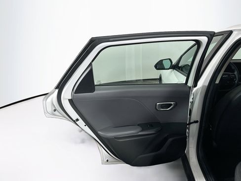 Used 2025 Kia K4 LXS image 26