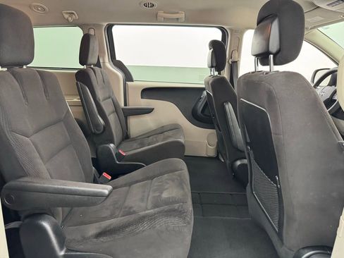 Used 2014 Dodge Grand Caravan SXT image 31