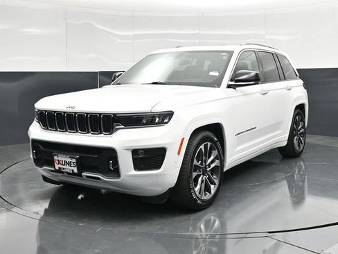 Used 2023 Jeep Grand Cherokee Overland AWD/4WD image 7
