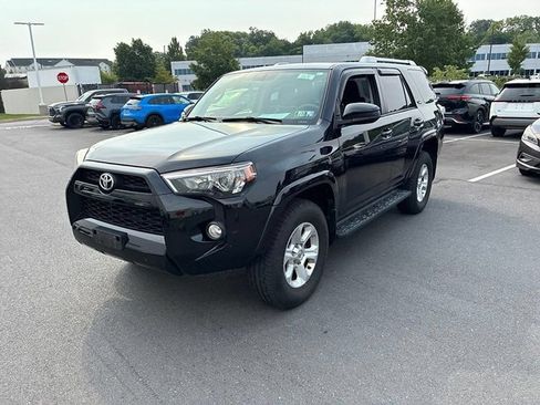 Used 2016 Toyota 4Runner SR5 AWD/4WD image 17