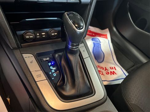 Used 2017 Hyundai Elantra Value Edition image 33
