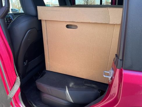 Used 2024 Jeep Wrangler Unlimited Rubicon w/ Dual Top Group image 8