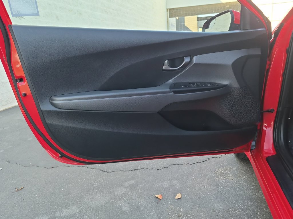 Used 2019 Hyundai Veloster 2.0 FWD image 14