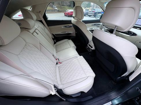 Used 2022 Genesis GV70 3.5T Sport w/ Sport Prestige Package image 17