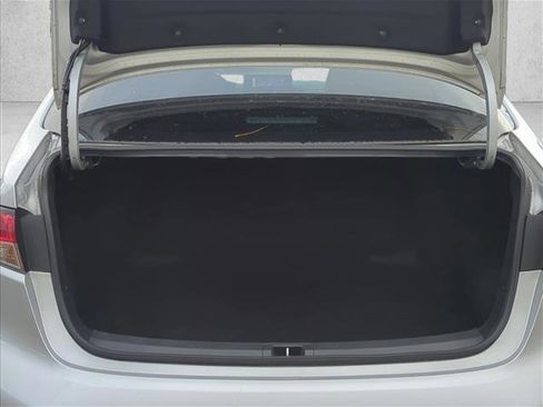 Used 2024 Toyota Corolla SE image 6