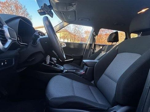 Used 2024 Kia Soul LX w/ Option Group 015 FWD image 11