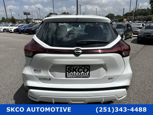 Used 2024 Nissan Kicks SV image 4