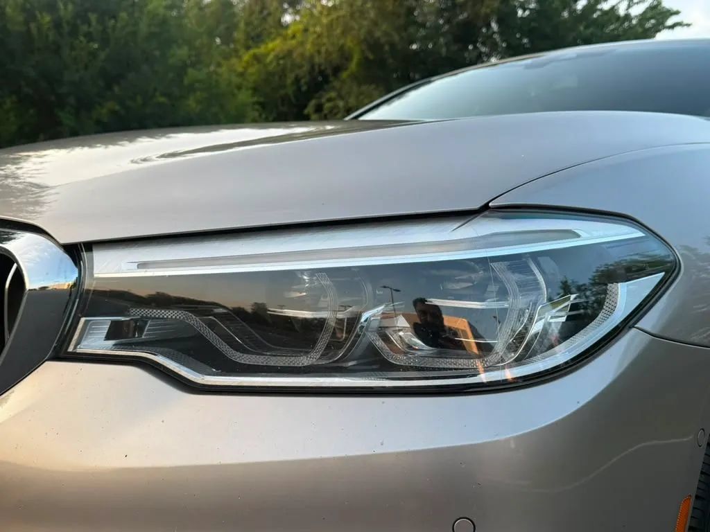 Used 2017 BMW 530i RWD image 10