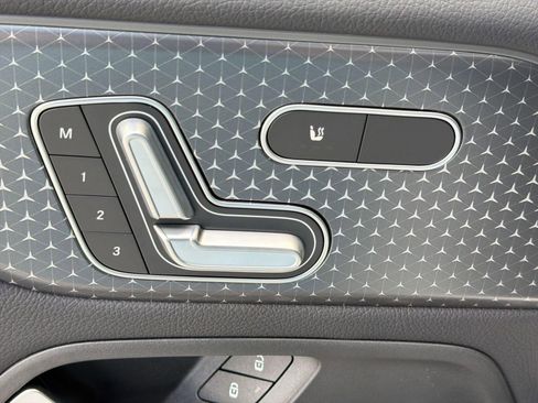 New 2026 Mercedes-Benz GLB 250 4MATIC image 21