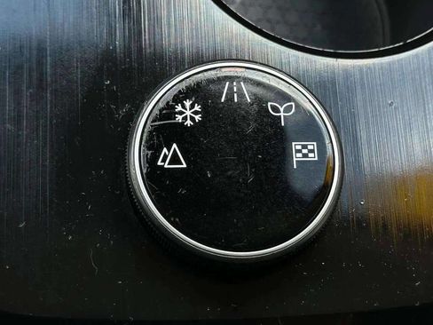 Used 2021 Nissan Rogue SV image 23