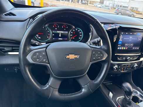 Used 2023 Chevrolet Traverse LT image 49