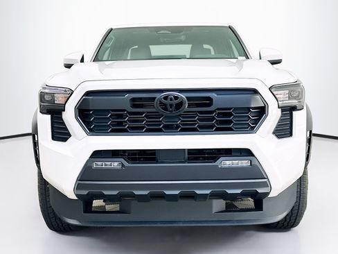 Used 2026 Toyota Tacoma TRD Off-Road AWD/4WD image 2