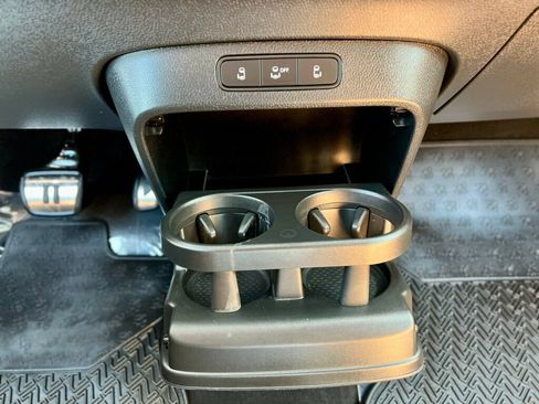 Used 2025 Volkswagen ID. Buzz Pro S RWD image 25