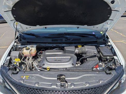 Used 2023 Chrysler Voyager LX FWD image 38