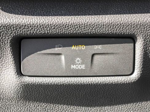 New 2025 Volkswagen Tiguan SE R-Line image 23